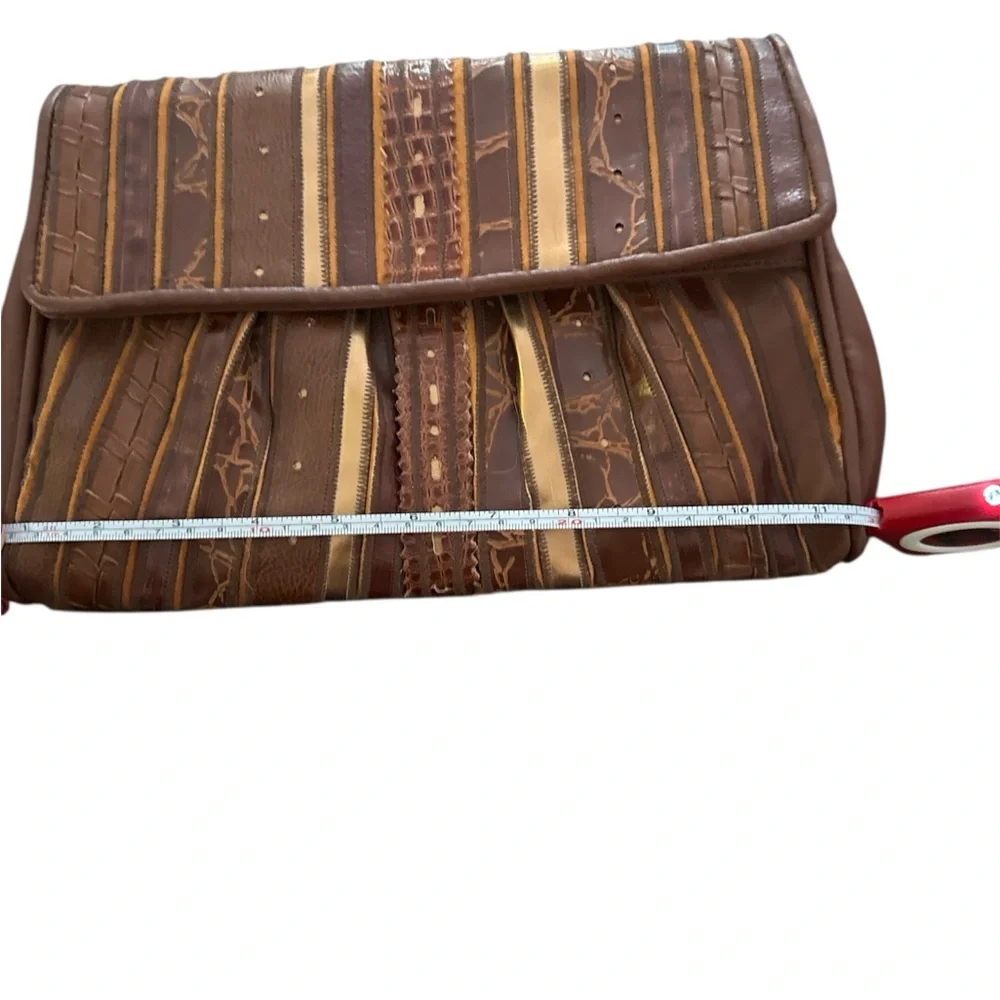 Rare Find! 70’s-80’s Brown and Gold Purse